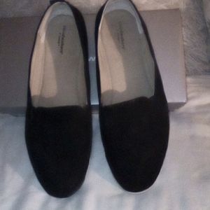 Woman shoes by cloud walkwalkers